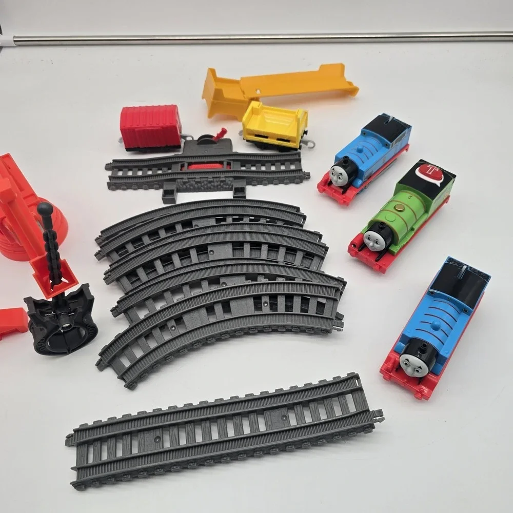 Thomas and Friends Lot Of 17 Pieces- Trackmaster Trains‎ & Track Various Items